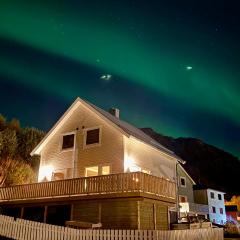 Sandersstua 2, luxury family apartment with private whirlpool in Stamsund