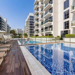 Azizi Riviera 42 1Bd Apartment with Balcony