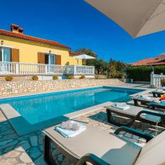 Cozy Apartment In Rabac With Wifi