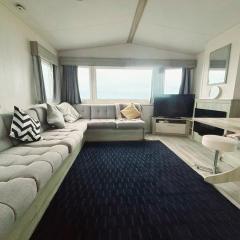 Ocean Bliss-Beach Front - Lux- Sea View- 3-Bedroom Caravan- 8 Sleeps