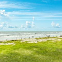 Stunning Beachfront Cargo Lift Fenced Yard