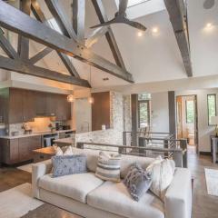 Aspen Modern Retreat Spacious Stylish