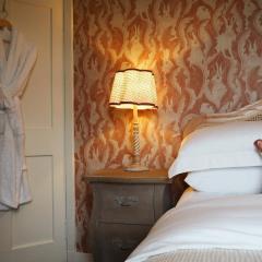 Avenue Cottage with Hot Tub