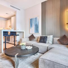 STAY BY LATINEM Luxury 1BR plus study Holiday Home CC 2408