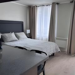 Studio Metro Ecuador / Teleton / Mutual / Clinica