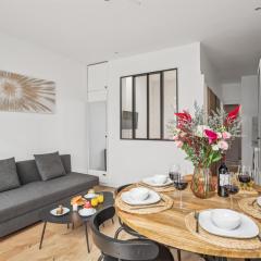 Lavie Maison Eiffel AC Hot Tub