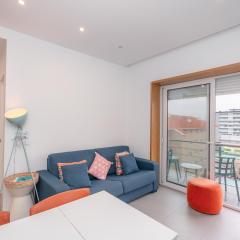 Maestro Apartment by LovelyStay