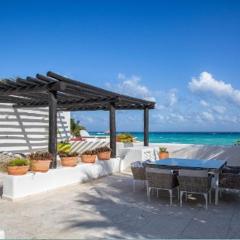 Xaman Ha beach House- steps from the beach!