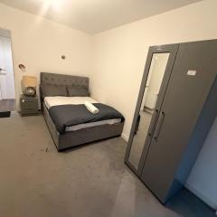 Cosy London Apartment near River Thames