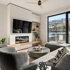 Modern 2 Bedroom Ski In&Out Condo 05