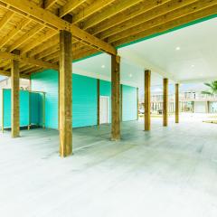 Paradise Steps to Beach Game Room Family Fun