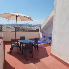 Terraza en Avenida Principal y junto a la Playa - by Aloha Palma