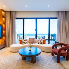 Luxury Seaview Apartment with a Private Balcony