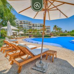 Oceanfront 3BR Condo with Beach Club - Pool