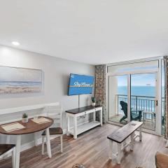 Beach Haven by StayMareni - Oceanfront 1BR