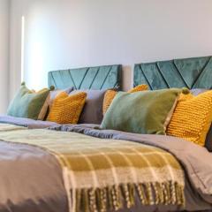 Luxuary 2BR Apt Sleeps 9, Wembley and Park Views