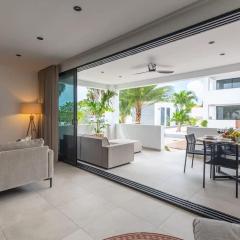 Palm Suite - Newly constructed poolside apartment just minutes from the beach