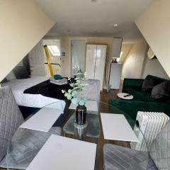 Apartment 5- 216 High Street