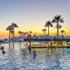 Waterfront Getaway 2 Bedroom Condo W704