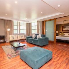 Hint of Luxury at Circa