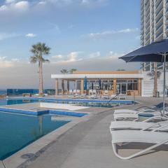 Splash in The New Lazy River/Stay in Modern Luxury Encantamae C 402