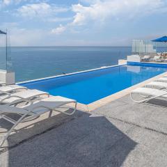 Awesome 3 bedroom condo Encantame Tower E 1001