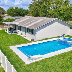 Delray Oasis Pool Hot Tub
