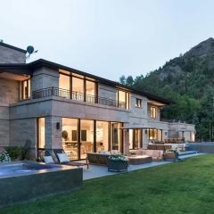 Private Aspen Luxury Home with Stunning Highlands