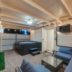 3BR 2BA Comfy Home with Jacuzzi