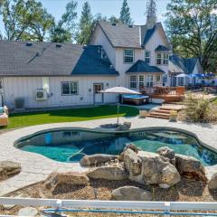 Cedar Creek Lodge with POOL/hot tub/sleeps 24!