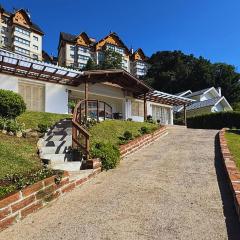 Apartamento no Centro de Gramado, 700 m da Rua Coberta