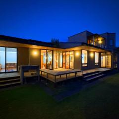 隠れ家アートヴィラ Villa Revolla