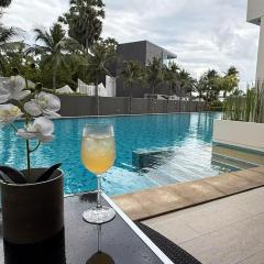 Beachfront With 50M pool Jacuzzi access-Pattaya