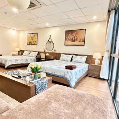 City view 3 bedrooms 5 beds elevator free laundry