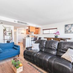 1809 W Balboa Blvd Ac