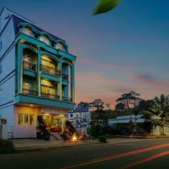 Bee Luxury Dalat Hotel