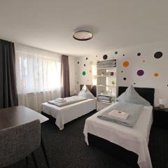 Modern Apartments Neuburg 29 - NEU - 2 Zimmer - 4 Separate Betten, Komfort, Top Ausgestattet, Smart TV, Wi-Fi