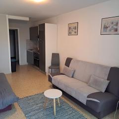 Cap City, modeste rez-de-jardin 500m plage et du Port