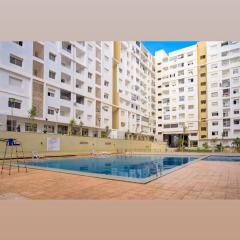 Modern Apartment Pool Service Airport Shuttle Easy Check-In Cozy Beds 7 Min from Marina