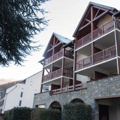 T2 avec piscine couverte et parking