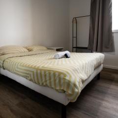 Cozy Place d'armes on 3rd floor