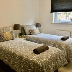 AwayOnBusiness Garden Apartment near New Forest