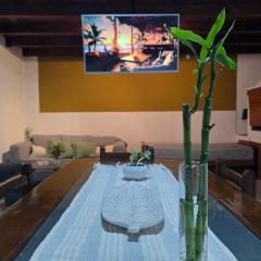 Casa Centrica con Cochera Privada y Portón Eléctrico para facil acceso