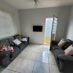 Casa com 2 quartos no Aero Rancho