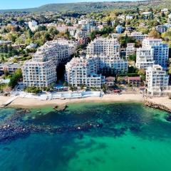 La Mer Sea View & Beachfront Apartment