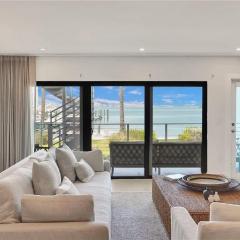 Bayfront 2 Bedroom Condo with Skyline Views