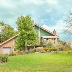 Beautiful house in nature for 20 people