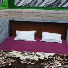 Krishan kripa dham near banke bihari g temple 400 mtr