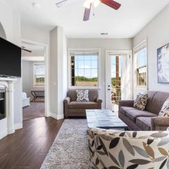 Blue Bird by Lake Escape - Near Silver Dollar City