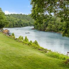 On Lake Time Taneycomo - Amazing Views